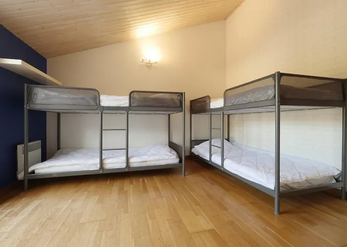 Avec Piscine Pour 8 *